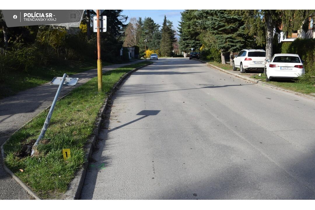 FOTO: Zbesilá jazda ženy v Novej Dubnici. Zrámovala všetko, čo jej prišlo do cesty, foto 2