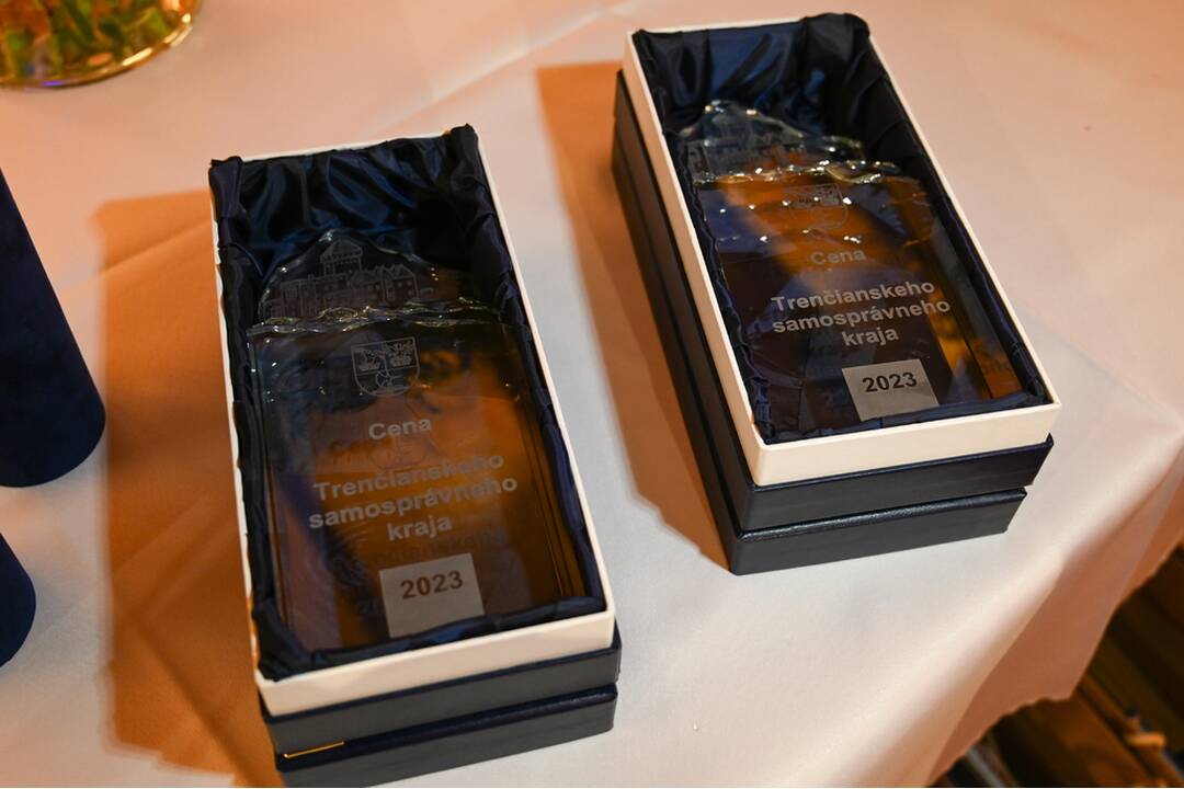 FOTO: Odovzdávanie Cien predsedu TSK a Cien Trenčianskeho samosprávneho kraja, foto 1