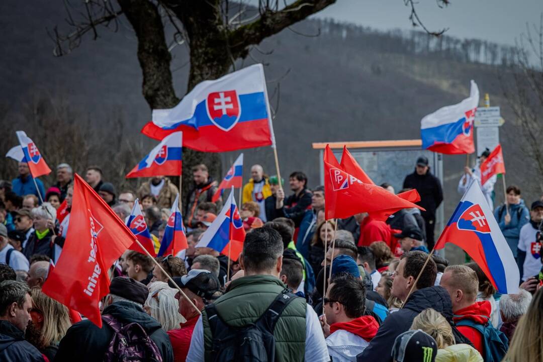 FOTO: Prezidentská kampaň pokračuje aj cez Veľkú noc, foto 13