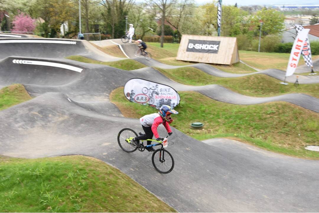FOTO: Milovníci adrenalínu, hor sa do Trenčína. Nová atrakcia pod sídliskom Juh je už otvorená, foto 3