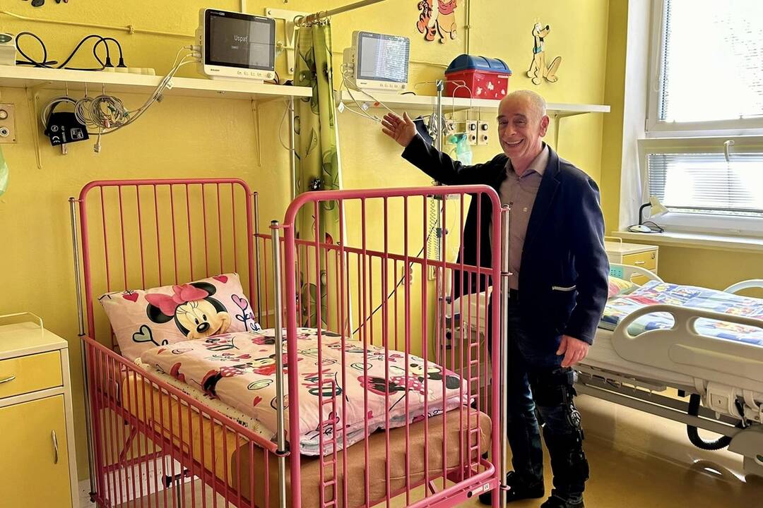 FOTO: Dar z neba. Namiesto silvestrovských osláv prístroje pre malých pacientov do nemocnice, foto 3