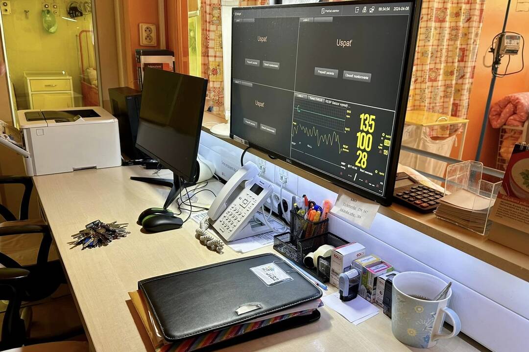 FOTO: Dar z neba. Namiesto silvestrovských osláv prístroje pre malých pacientov do nemocnice, foto 4