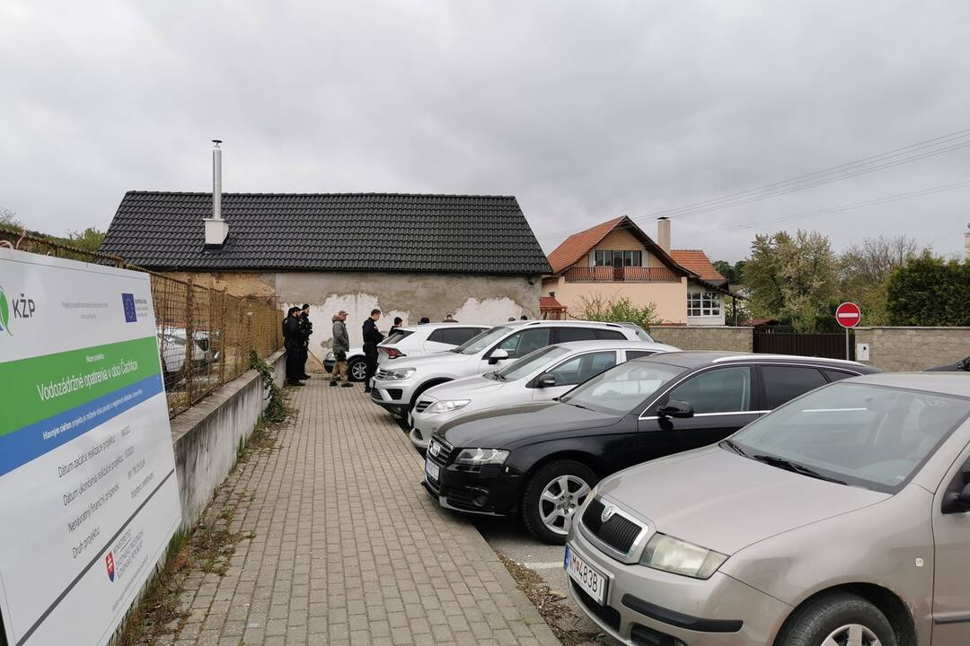 FOTO: V Čachticiach zasahovala opäť polícia. Vyčíňali tam bankomatoví zlodeji, foto 2