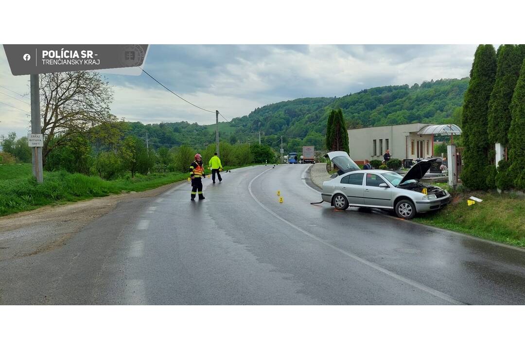 FOTO: Polícia upozorňuje: V tomto úseku je cesta neprejazdná, foto 3