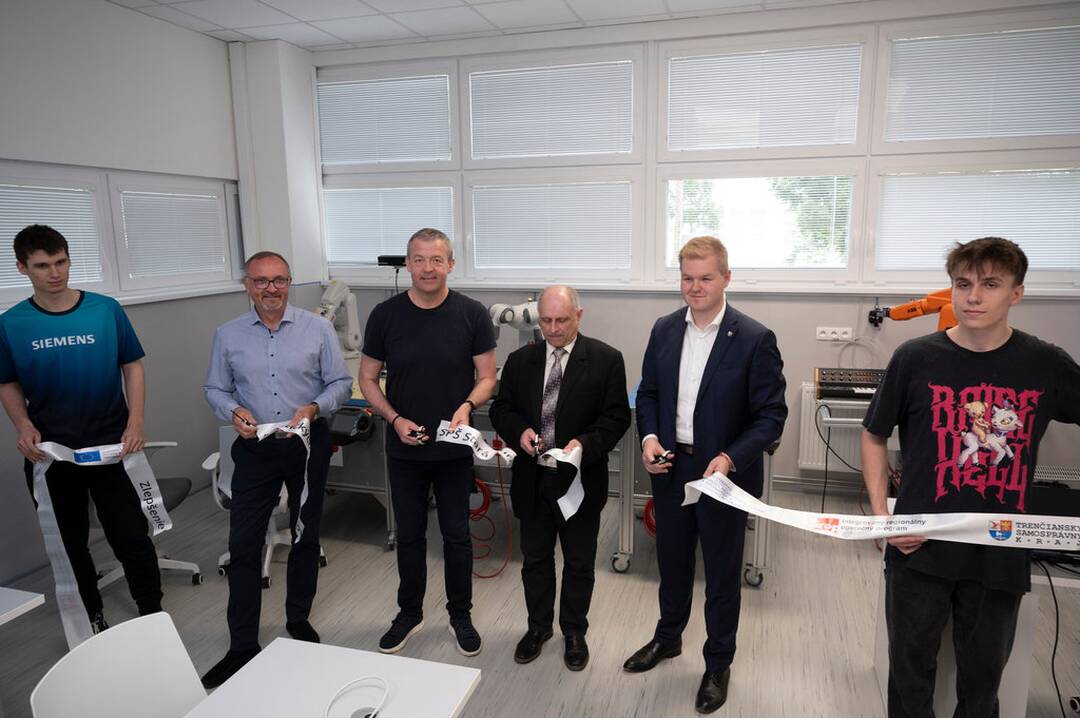 FOTO: Vynovené učebne Strednej priemyselnej školy v Starej Turej, foto 1