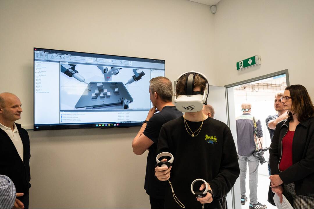 FOTO: Vynovené učebne Strednej priemyselnej školy v Starej Turej, foto 2