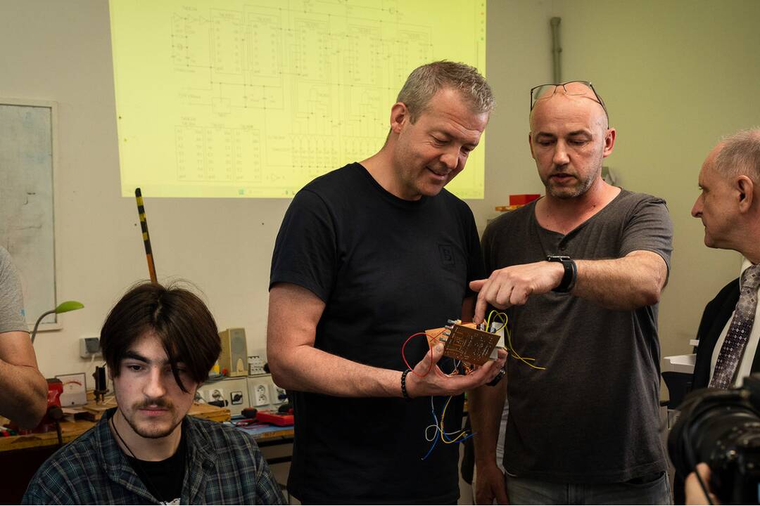 FOTO: Vynovené učebne Strednej priemyselnej školy v Starej Turej, foto 7