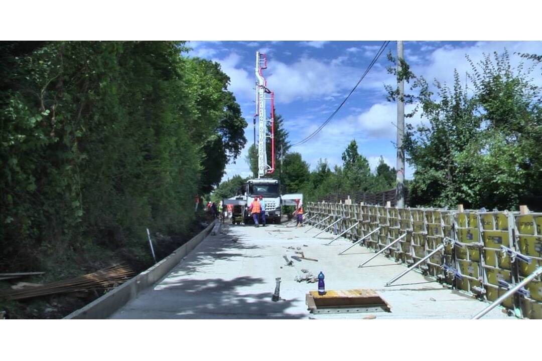 FOTO: Rekonštrukcia cesty z Veľkých Uheriec do Skýcova, foto 3