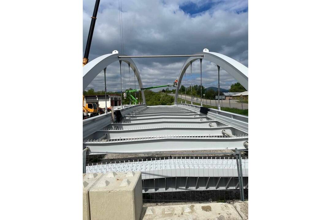 FOTO: Veľký deň pre Ilavu. V meste majú od dnes svoje „malé Apollo“, foto 1