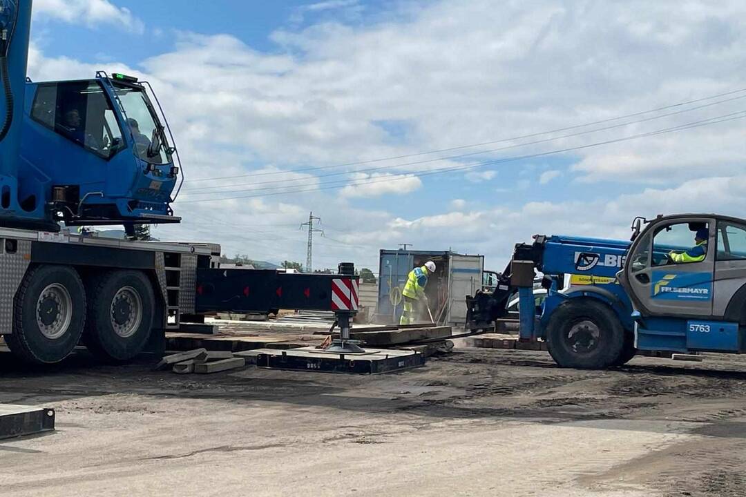 FOTO: Veľký deň pre Ilavu. V meste majú od dnes svoje „malé Apollo“, foto 2