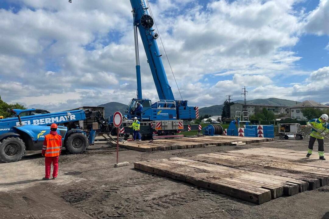 FOTO: Veľký deň pre Ilavu. V meste majú od dnes svoje „malé Apollo“, foto 4