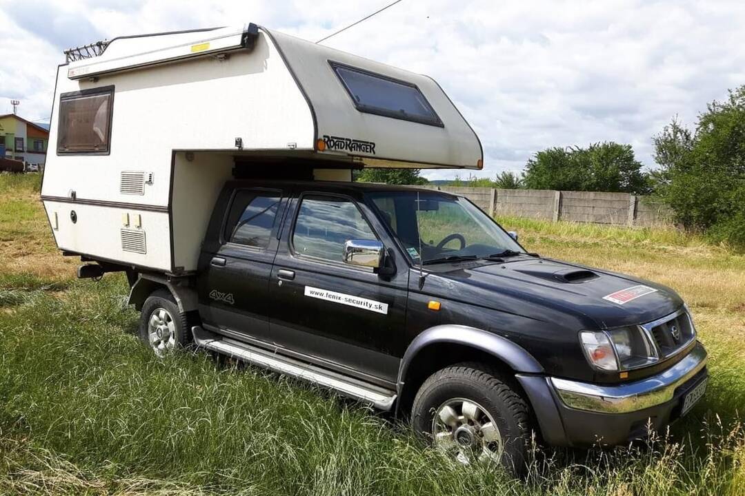 FOTO: Z obce Malinová bolo odcudzené auto Nissan Navara, foto 3