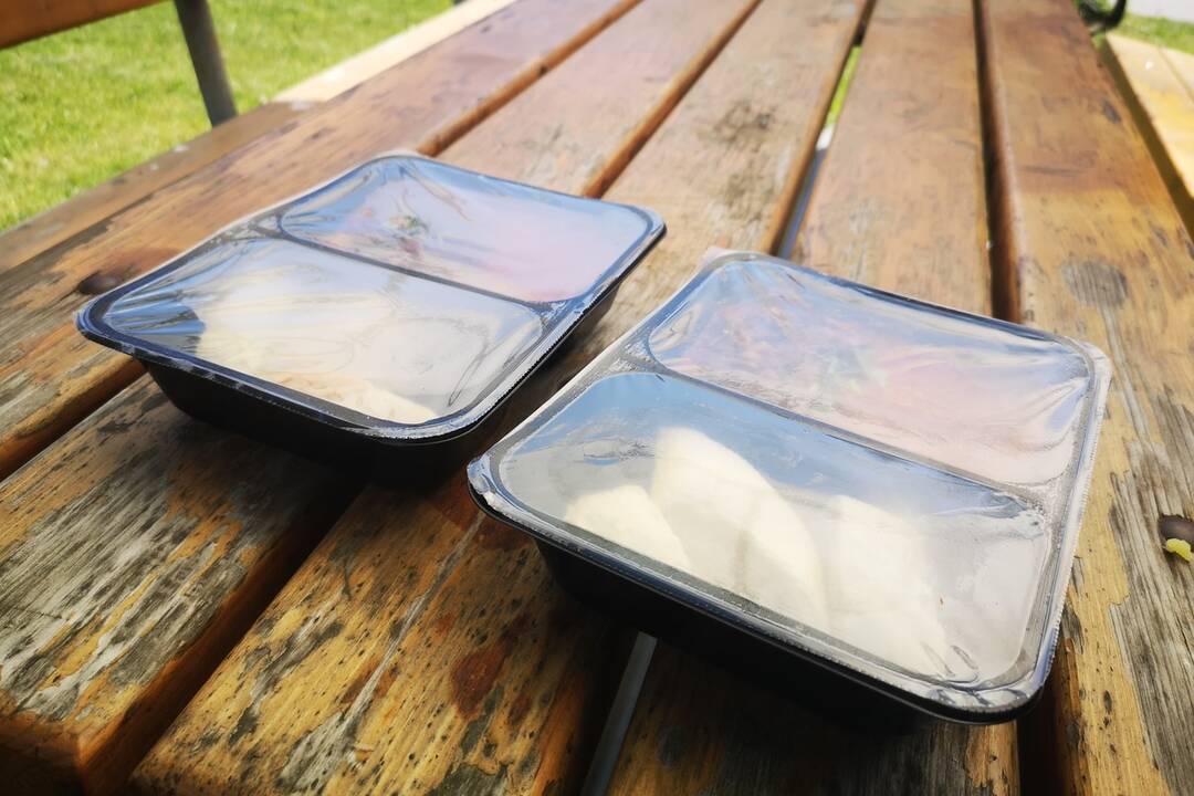 FOTO: Po obede z Bánoviec sa 500 ľudí nakazilo vírusom. Hygienici stravovacie zariadenie zatvorili, foto 1