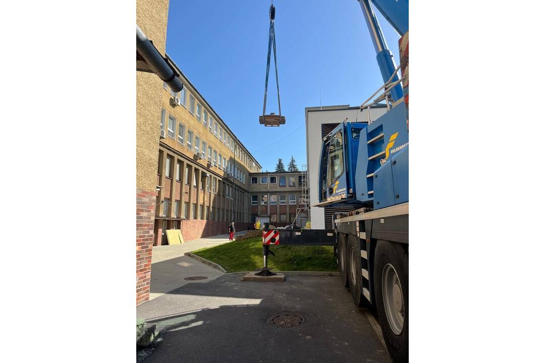 FOTO: Do považskobystrickej nemocnice dorazila magnetická rezonancia, foto 3