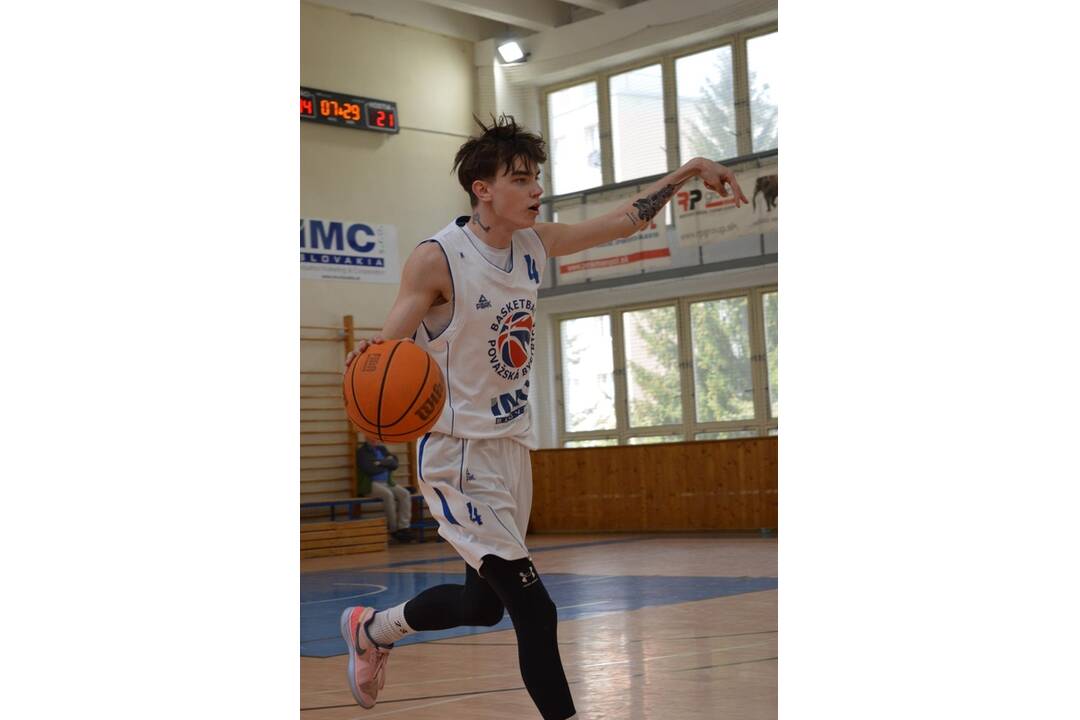 FOTO: V Považskej Bystrici zomrel 18-ročný basketbalista Andrej, foto 3