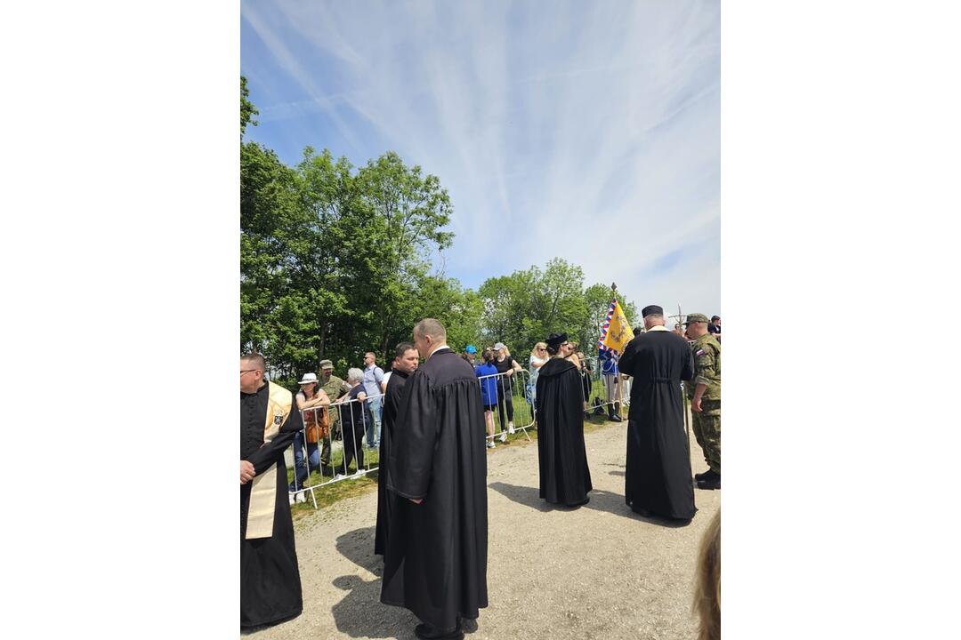 FOTO: Budúci vojaci pri Mohyle Milana Rastislava Štefánika predniesli slávnostnú prísahu, foto 3