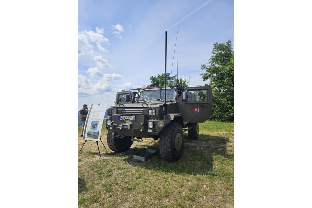 FOTO: Budúci vojaci pri Mohyle Milana Rastislava Štefánika predniesli slávnostnú prísahu, foto 11