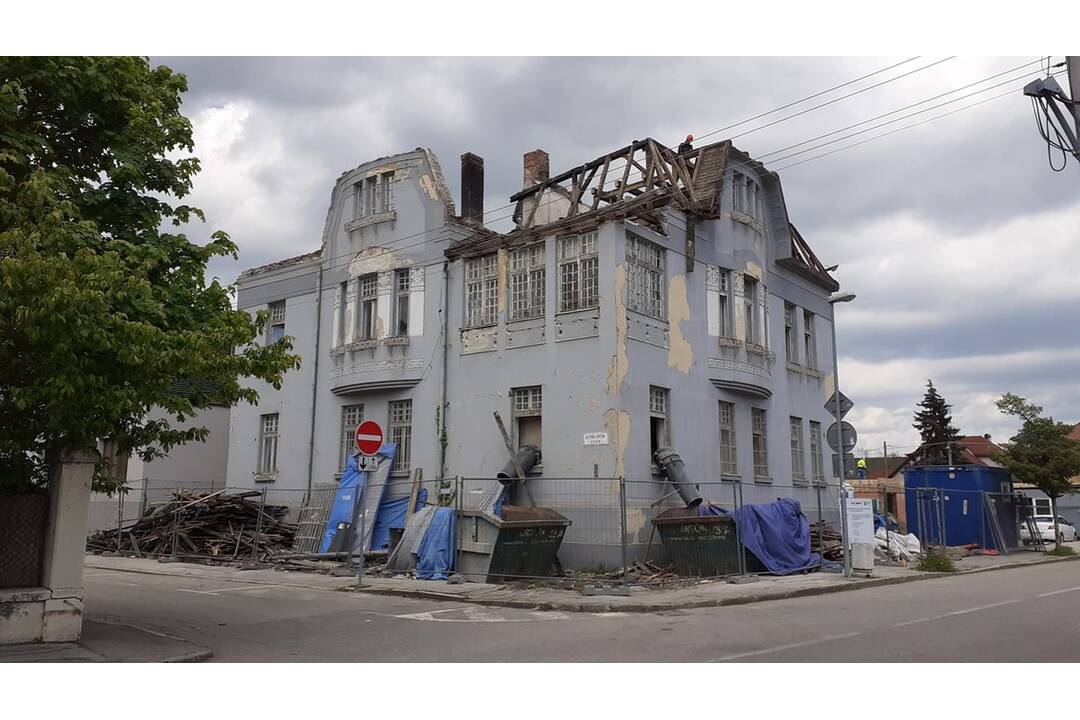 FOTO: Ikonická budova internátu Strednej zdravotníckej školy, foto 1