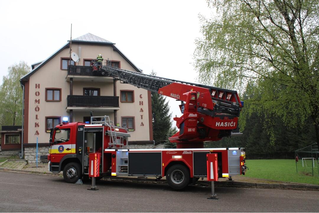 FOTO: Zásahy hasičov v Trenčianskom kraji v mesiaci apríl boli najmä vo forme technickej pomoci, foto 8