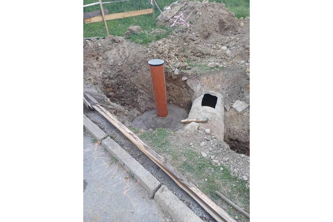 FOTO: V Lehote pod Vtáčnikom odstránili problém s kanalizáciou, foto 1