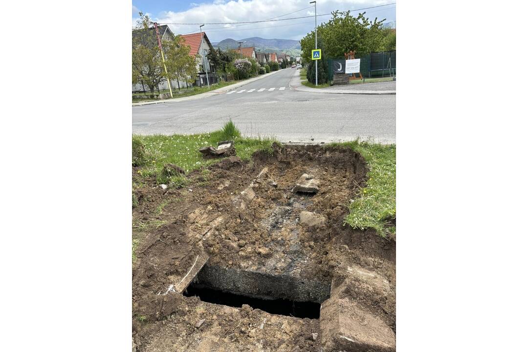FOTO: V Lehote pod Vtáčnikom odstránili problém s kanalizáciou, foto 3
