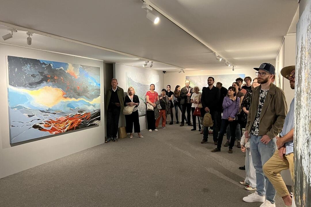 FOTO: Najnovšia výstava v MG ART Galéria v Považskej Bystrici rozpráva mnoho príbehov. Autorom je Zoltán Agócs, foto 3