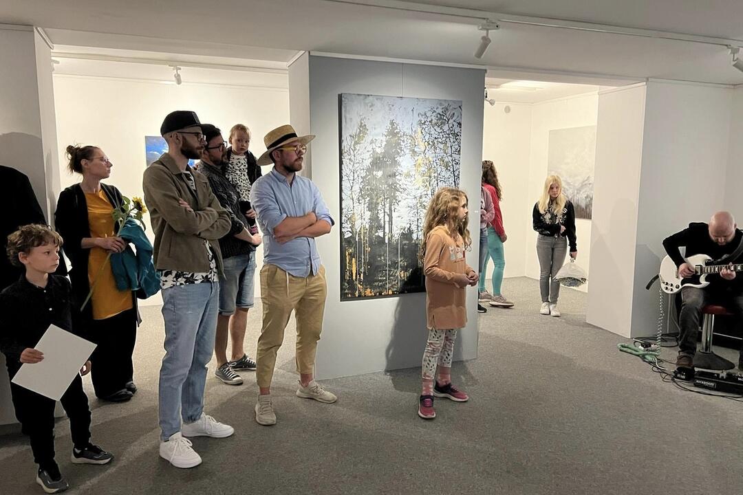 FOTO: Najnovšia výstava v MG ART Galéria v Považskej Bystrici rozpráva mnoho príbehov. Autorom je Zoltán Agócs, foto 6