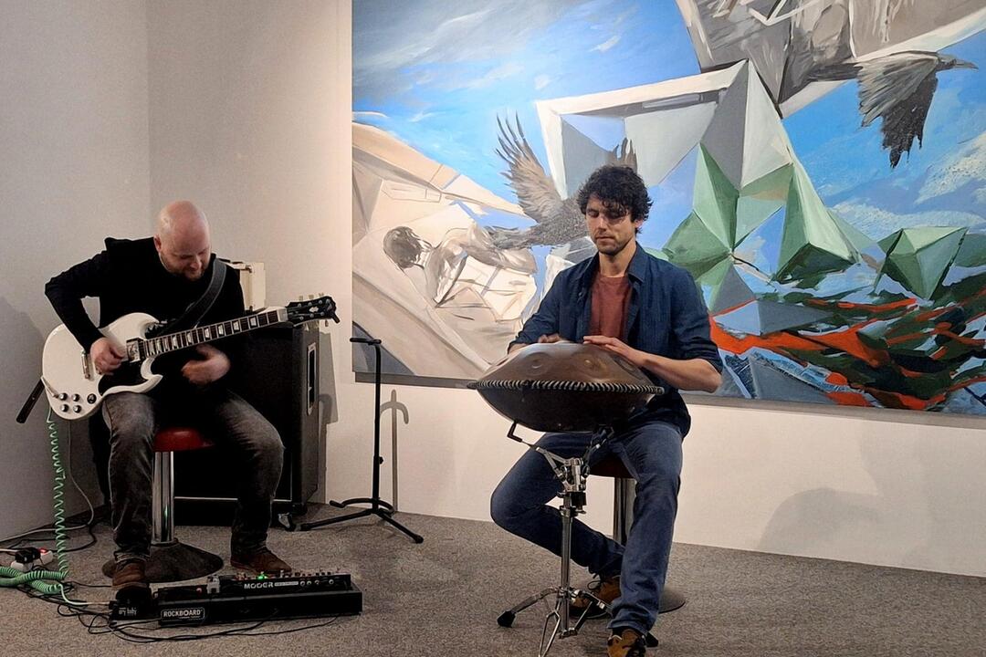 FOTO: Najnovšia výstava v MG ART Galéria v Považskej Bystrici rozpráva mnoho príbehov. Autorom je Zoltán Agócs, foto 5