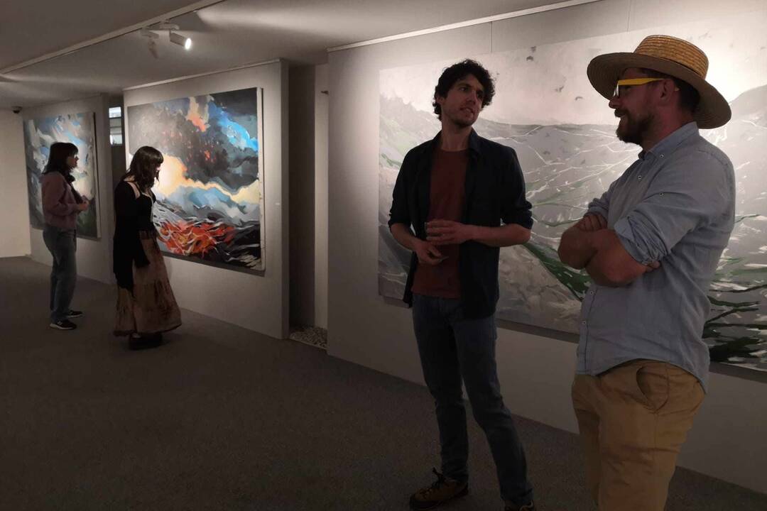 FOTO: Najnovšia výstava v MG ART Galéria v Považskej Bystrici rozpráva mnoho príbehov. Autorom je Zoltán Agócs, foto 9