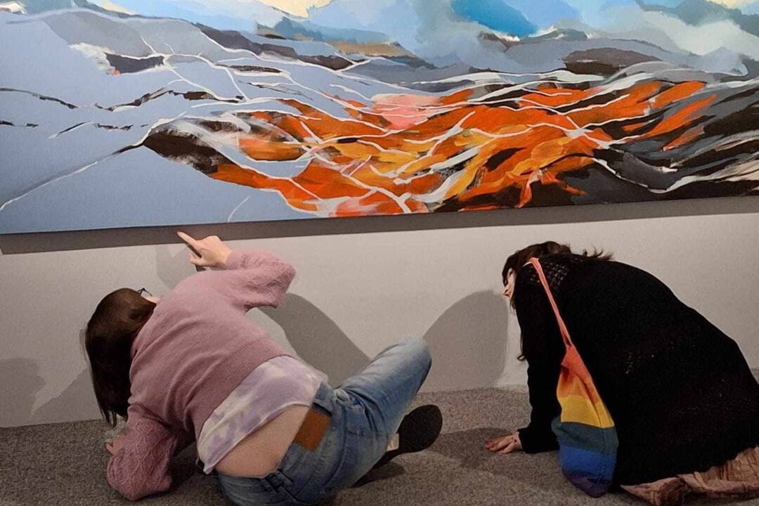 FOTO: Najnovšia výstava v MG ART Galéria v Považskej Bystrici rozpráva mnoho príbehov. Autorom je Zoltán Agócs, foto 1