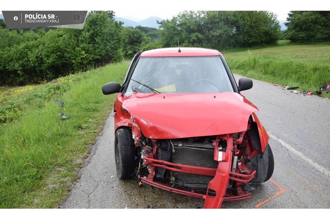 FOTO: Nehoda dvoch rovnakých áut, foto 2