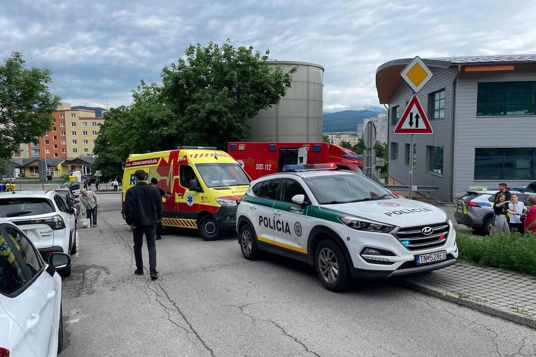 FOTO: Výbuch kolobežky otriasol celou bytovkou v Trenčíne, foto 4