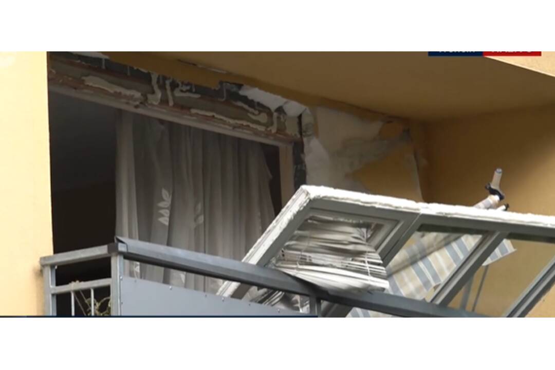 FOTO: Výbuch kolobežky otriasol celou bytovkou v Trenčíne, foto 5