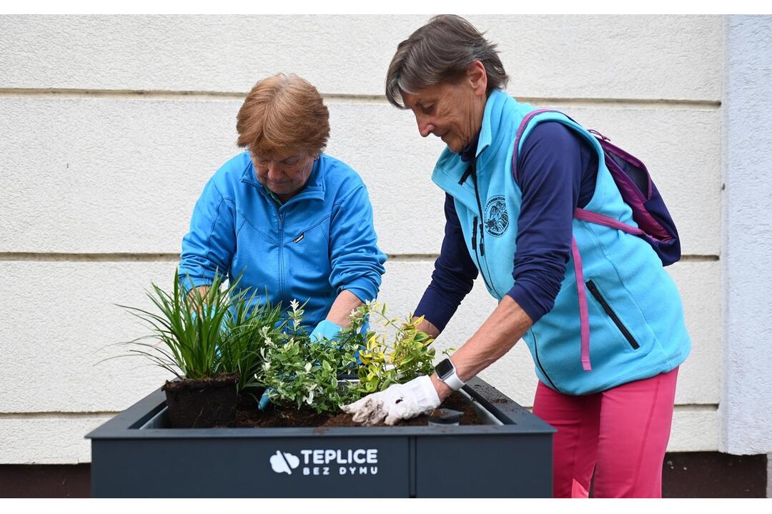FOTO: V Trenčianskych Tepiciach chcú byť bez cigaretového dymu. V meste vyrástla nová oddychová zóna, foto 13