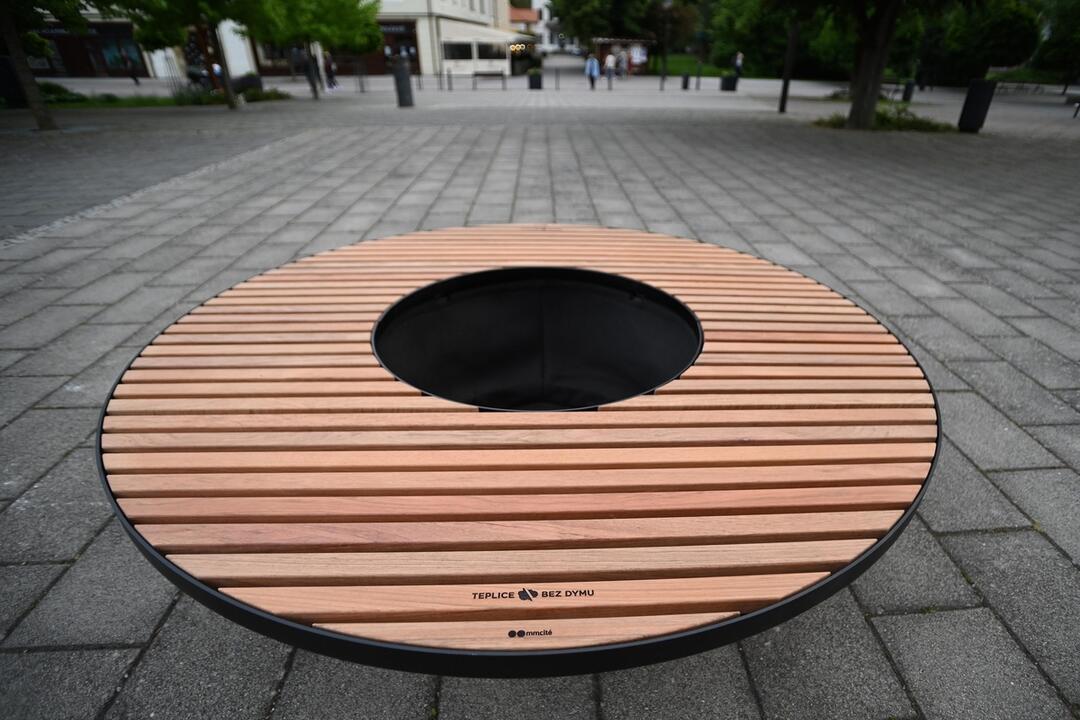 FOTO: V Trenčianskych Tepiciach chcú byť bez cigaretového dymu. V meste vyrástla nová oddychová zóna, foto 7