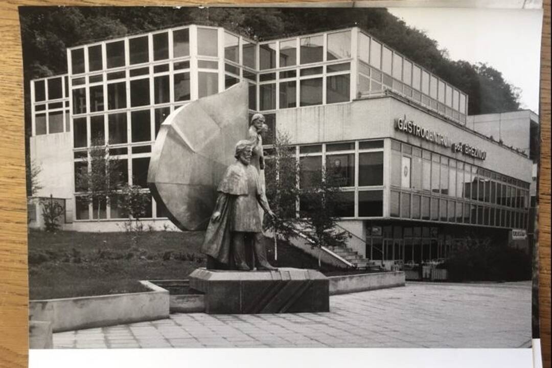 FOTO: Súsošie dejateľov už zmizlo z námestia, foto 5