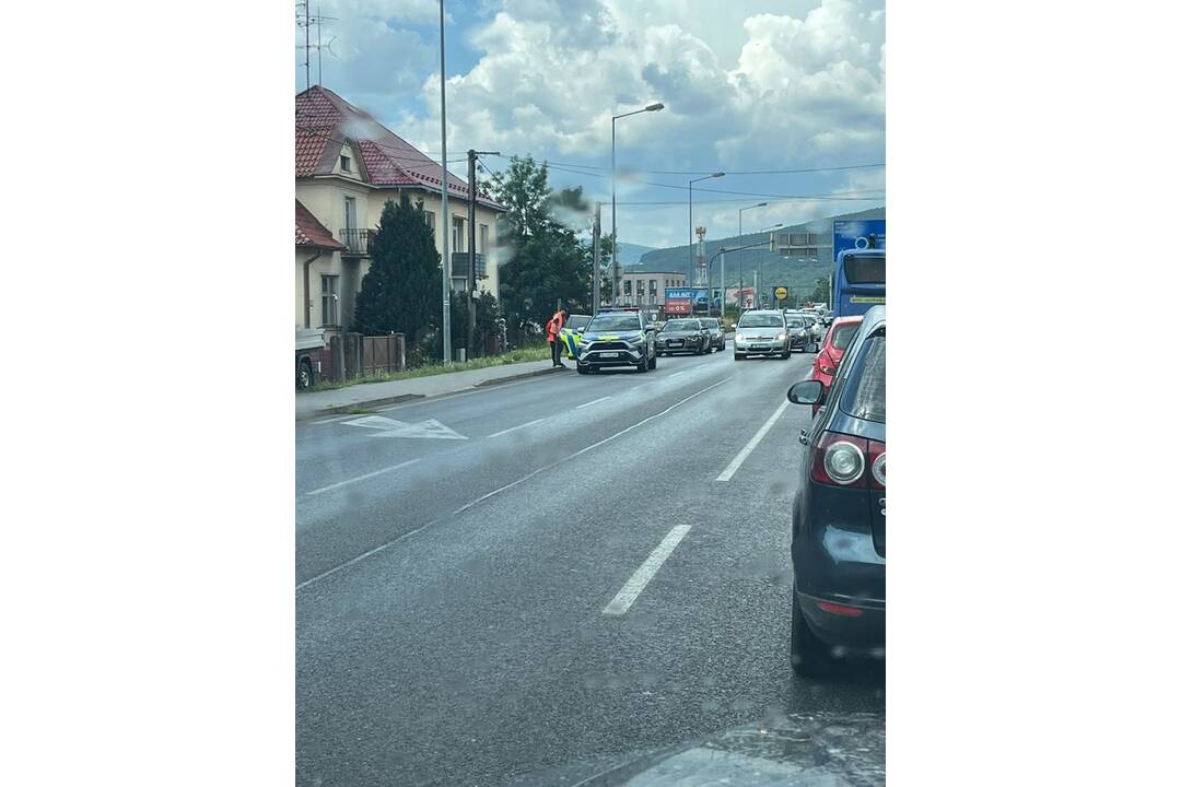 FOTO: Nehoda na Bratislavskej ulici v Trenčíne, foto 5