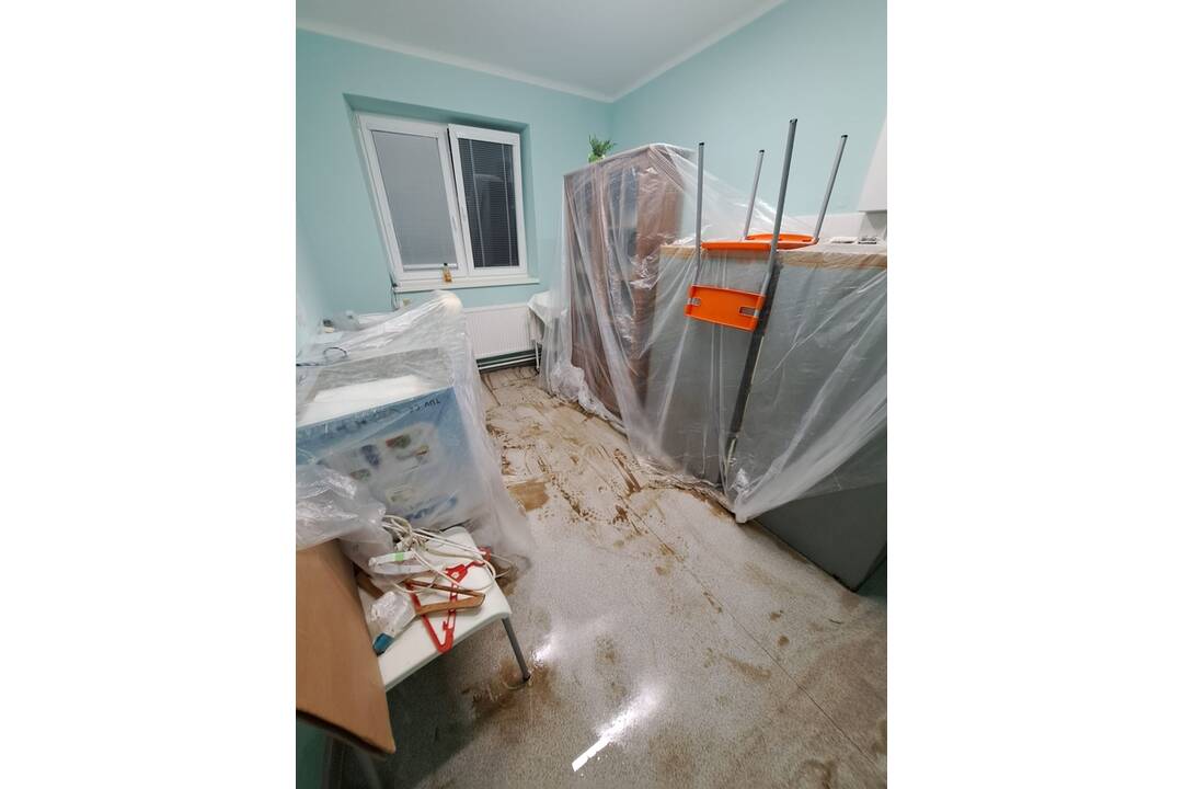 FOTO: Pri Trenčíne zaplavilo viacero rodinných domov, foto 5