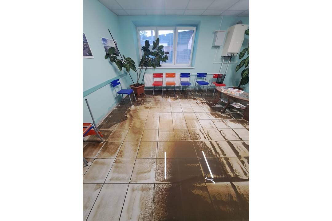 FOTO: Pri Trenčíne zaplavilo viacero rodinných domov, foto 11