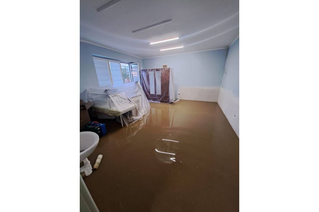 FOTO: Pri Trenčíne zaplavilo viacero rodinných domov, foto 15