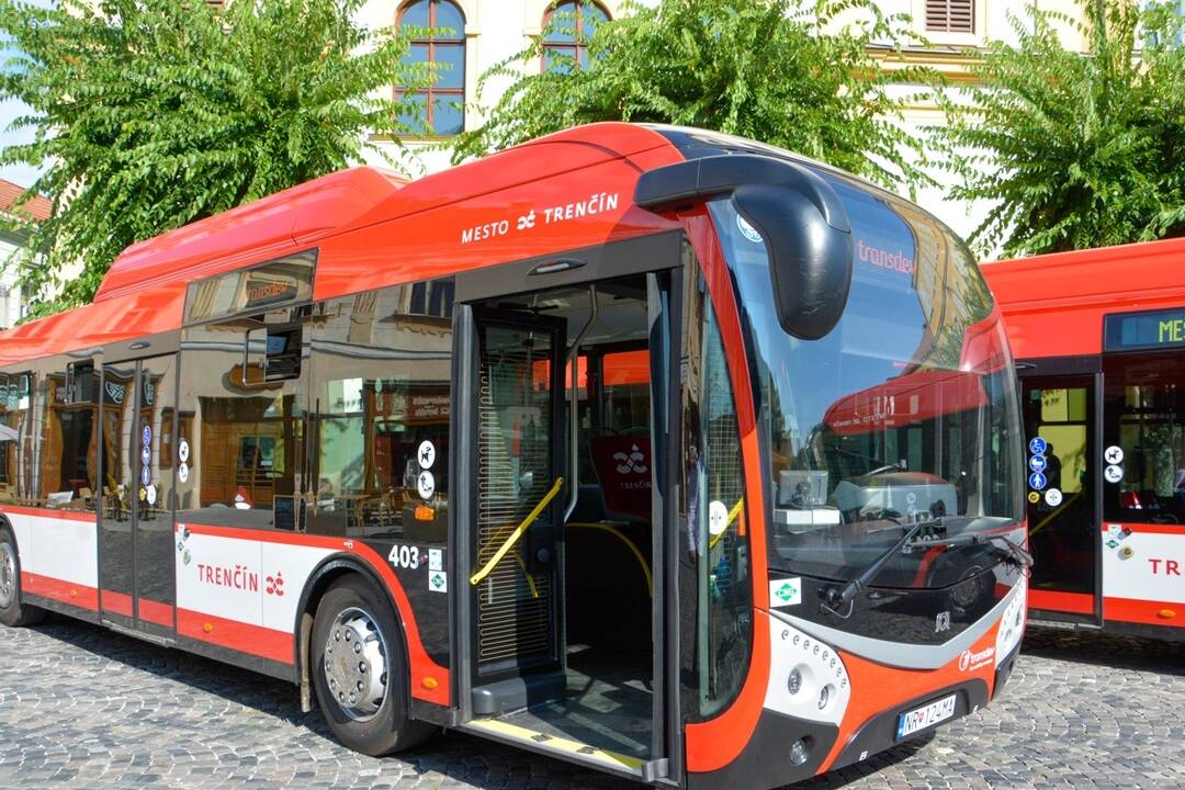 FOTO: Občania sú nespokojní s cenami MHD, foto 1