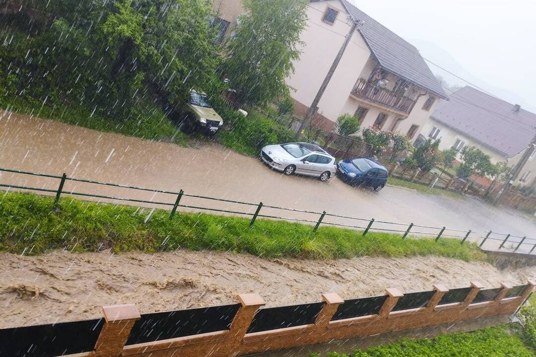 FOTO: Záplavy v obci pokračujú, foto 4