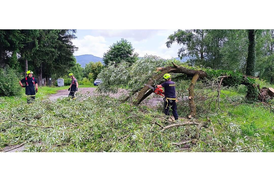 FOTO: Dažde spôsobili škody na majetkoch aj úrodách ľudí, foto 7