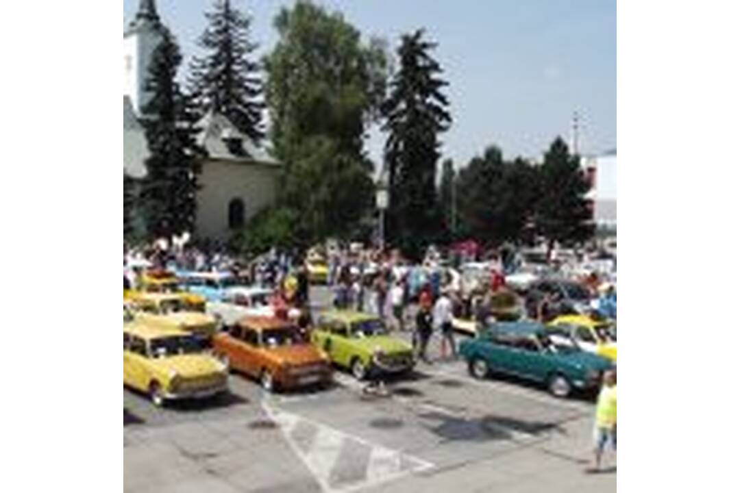 FOTO: Staré aj nové, množstvo trabantov na Zelenej vode, foto 2