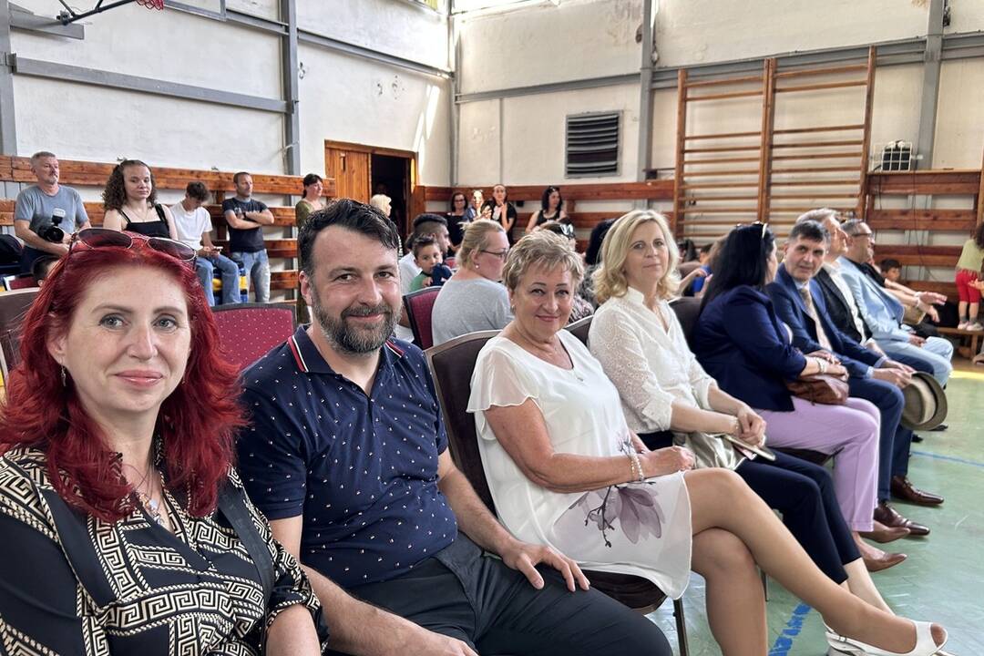 FOTO: V Handlovej otvorili nové komunitné centrum na podporu a zlepšenie životných podmienok rómskych obyvateľov, foto 10