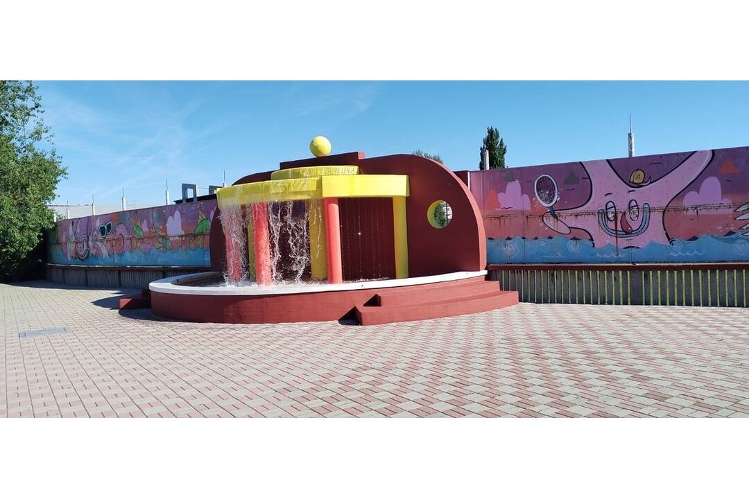 FOTO: Kúpalisko Dúha v meste Partizánske otvorilo svoje brány. Láka na horúčavy a osviežujúcu vodu, foto 7