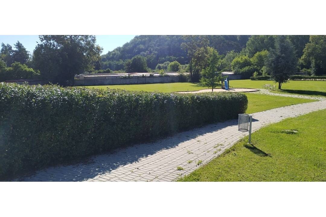 FOTO: Kúpalisko Dúha v meste Partizánske otvorilo svoje brány. Láka na horúčavy a osviežujúcu vodu, foto 9