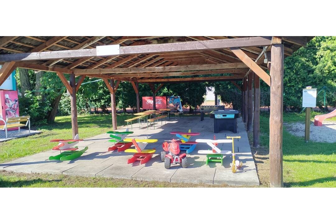 FOTO: Kúpalisko Dúha v meste Partizánske otvorilo svoje brány. Láka na horúčavy a osviežujúcu vodu, foto 8