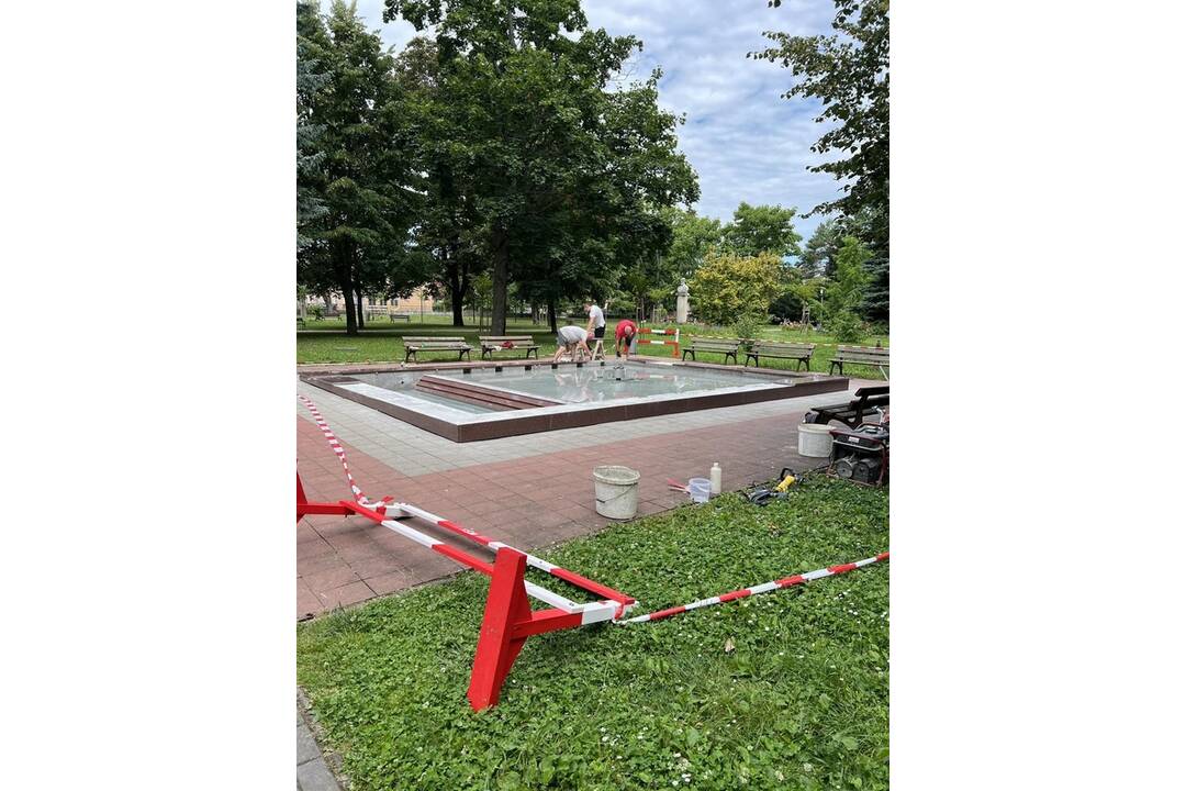 FOTO: Rekonštrukcia fontány v Novom Meste nad Váhom, foto 1