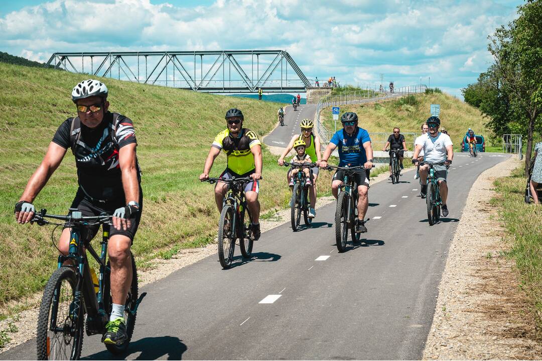 FOTO: Otvorenie nového úseku Vážskej cyklomagistrály, foto 12